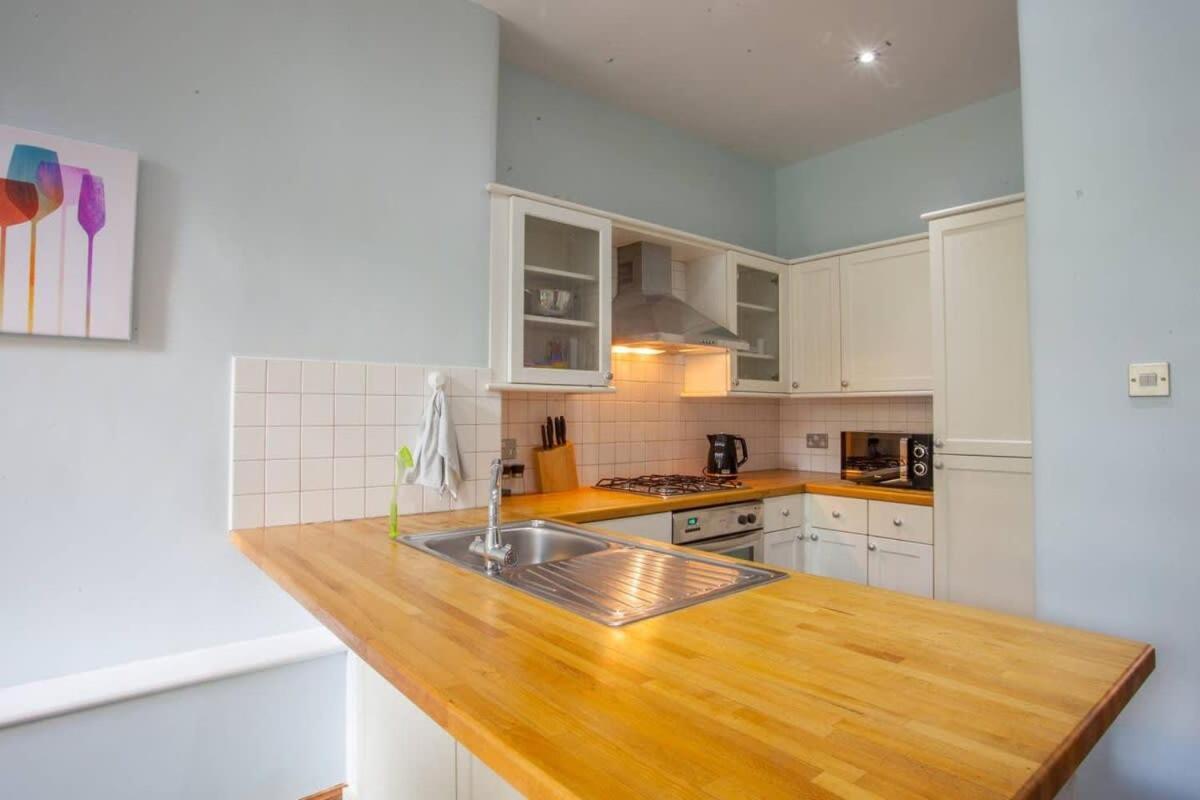 Modern, Light-Filled And Sleek West End Apartment Glasgow Kültér fotó